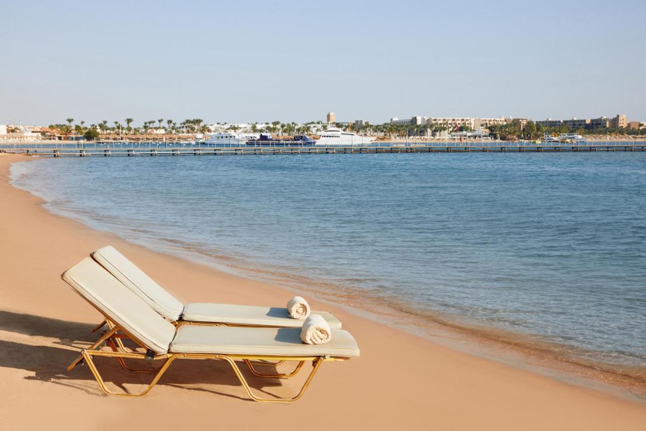 Jaz Makadi Saraya Resort Gurdaka Kültér fotó Beach at the Grand Hotel