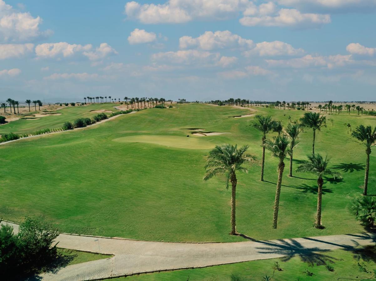 Jaz Makadi Saraya Resort Gurdaka Kültér fotó Golf course in Egypt