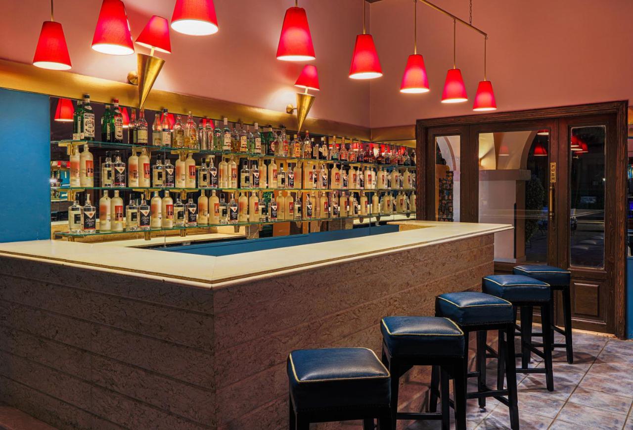Jaz Makadi Saraya Resort Gurdaka Kültér fotó The bar at the 1900 restaurant