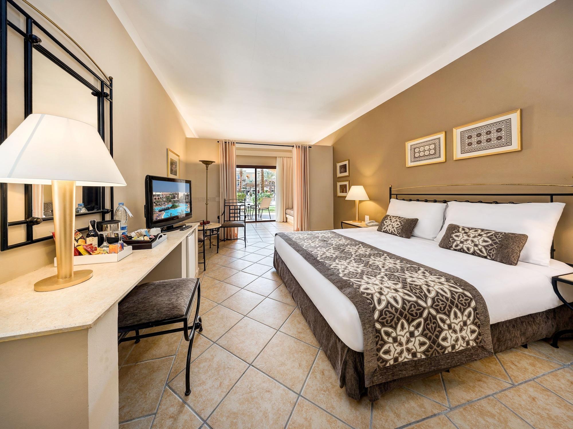 Jaz Makadi Saraya Resort Gurdaka Kültér fotó A room at the hotel